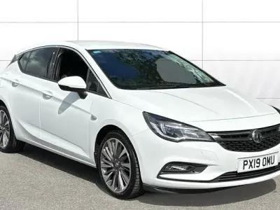 Second-hand Vauxhall Astra 150 CP (110 kW) 2019 Alb Hatchback