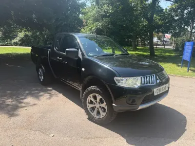 Used Mitsubishi L200 134 HP (98 kW) 2011 Black Pickup