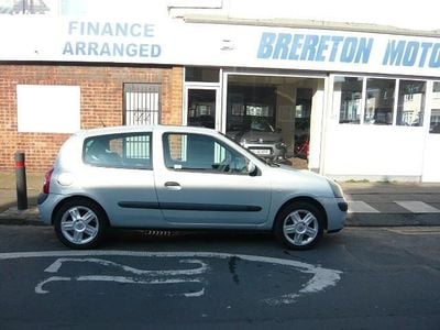 Used Renault Clio II Dynamique 2004 Silver Hatchback
