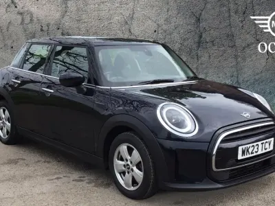 Usado Mini Cooper Classic 134 CV (98 kW) 2023 Negro Utilitario