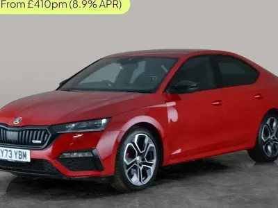 Używany Skoda Octavia vRS 200 KM (147 kW) 2023 Czerwony Hatchback