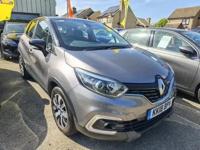 Second-hand Renault Captur Play 90 CP (66 kW) 2018 Gri SUV
