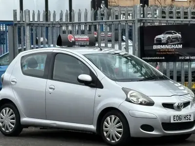 Gebraucht Toyota Aygo 2011 Silber Kleinwagen