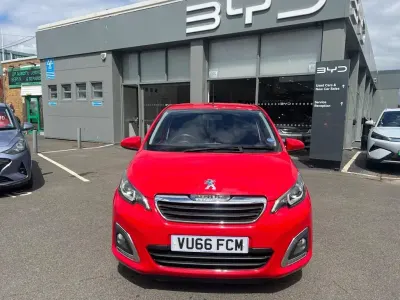 Used Peugeot 108 Allure 82 HP (60 kW) 2016 Red Hatchback