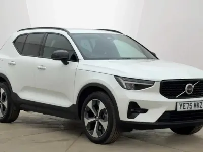 Used Volvo XC40 Plus 161 HP (118 kW) 2025 White SUV