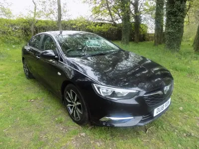Second-hand Vauxhall Insignia Design Edition 2018 Negru Hatchback