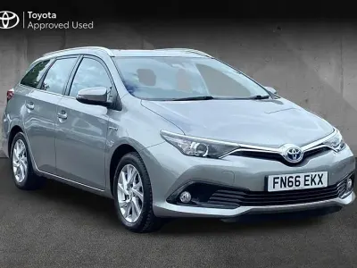 Used Toyota Auris Hybrid
