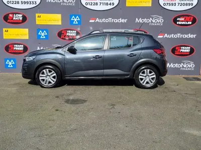 Begagnad Dacia Sandero Comfort 90 HK (66 kW) 2022 Grå Halvkombi