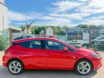 Used Vauxhall Astra SRi 2017 Red Hatchback