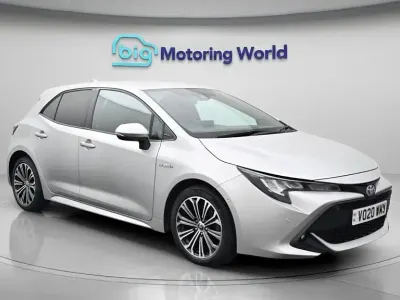 Used Toyota Corolla Design 122 HP (89 kW) 2020 Silver Hatchback