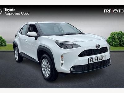 Used 2025 Toyota Yaris Hybrid Estate | £22,333 (Good price)