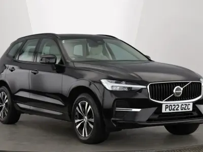 Usado Volvo XC60 Momentum 250 HP (183 kW) 2022 Preto SUV