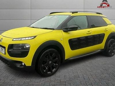 Used Citroën C4 Cactus Flair 100 HP (73 kW) 2015 Yellow Hatchback