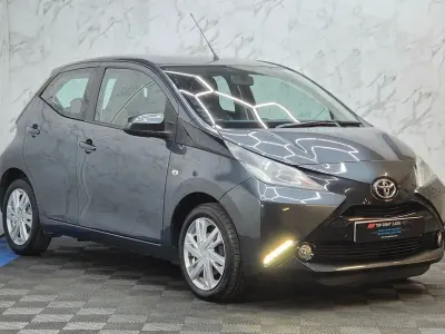 Used Toyota Aygo x-press 68 HP (50 kW) 2015 Grey Hatchback