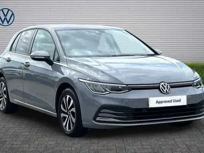 Second-hand VW Golf VIII Active 130 CP (95 kW) 2021 Gri Hatchback
