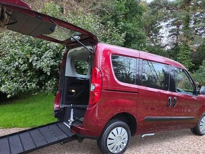 Used Fiat Doblò 2015 Red MPV
