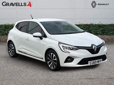 Used Renault Clio IV Iconic 100 HP (73 kW) 2019 White  Hatchback