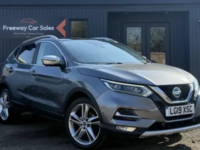 Begagnad Nissan Qashqai N-Motion 140 HK (102 kW) 2019 Grå SUV