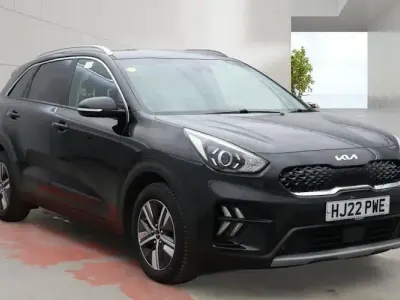 Usado Kia Niro 141 CV (103 kW) 2022 Negro SUV