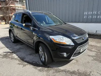 Begagnad Ford Kuga Zetec 2010 Svart SUV