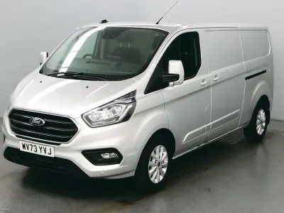 Begagnad Ford Transit Custom Limited 170 HK (125 kW) 2023 Silver