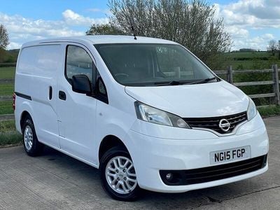 Used Nissan NV200 Tekna 110 HP (80 kW) 2015 White MPV