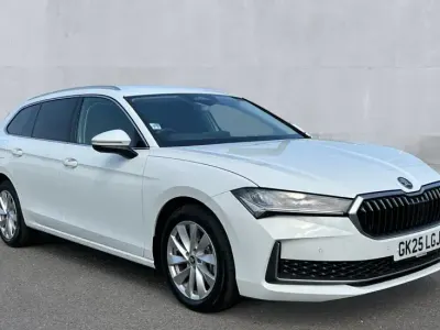 Used Skoda Superb SE Technology 204 HP (150 kW) 2025 Pure white