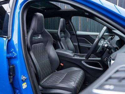 Used Jaguar F-Pace SVR 550 HP (404 kW) 2019 Blue SUV