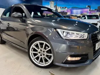 Usado Audi A1 Sportback S-Line 125 CV (91 kW) 2015 Gris Utilitario