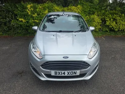Used Ford Fiesta Zetec 95 HP (69 kW) 2014 Silver Hatchback