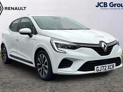 Used Renault Clio V Iconic 90 HP (66 kW) 2022 White Hatchback
