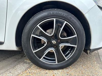 Used Renault Clio IV Dynamique 90 HP (66 kW) 2015 White Hatchback