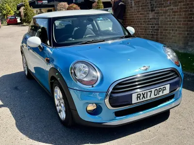 Begagnad Mini Cooper Hatch 2017 Blå Halvkombi