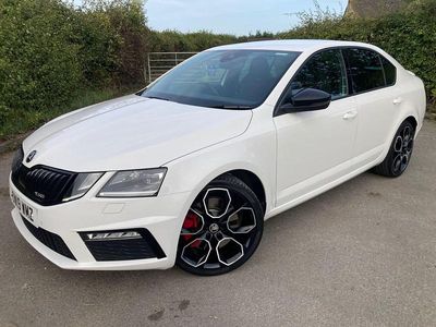 Used Skoda Octavia vRS 245 HP (180 kW) 2019 White Hatchback