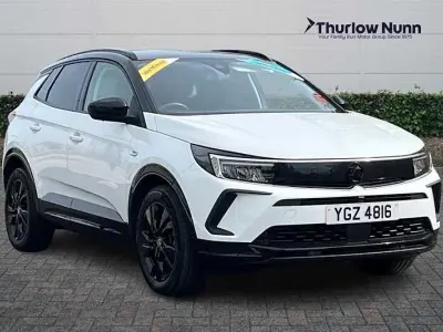 Used Vauxhall Grandland X GS Line 130 HP (95 kW) 2022 White SUV