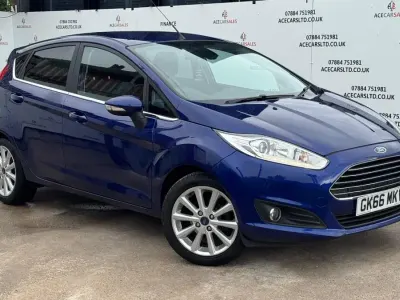 Used Ford Fiesta Titanium 100 HP (73 kW) 2016 Blue Hatchback