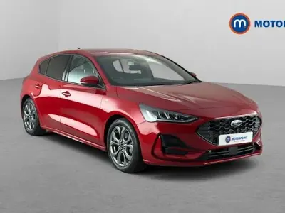 Used Ford Focus ST-Line 155 HP (114 kW) 2024 Red Hatchback