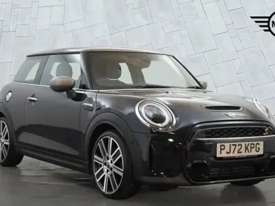 Used Mini Cooper S Exclusive 176 HP (129 kW) 2022 Black Hatchback