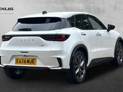 Used Lexus LBX 136 HP (100 kW) 2025 White SUV