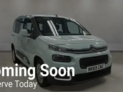 Used Citroën Berlingo Feel 130 HP (95 kW) 2019 Green MPV