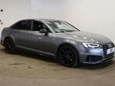 Begagnad Audi A4 Black Edition 150 HK (110 kW) 2019 Grå Sedan