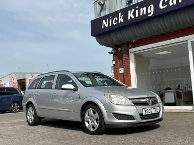 Used Vauxhall Astra Club 100 HP (73 kW) 2007 Sovereign silver Estate