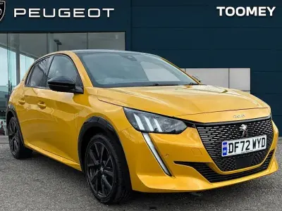 Second-hand Peugeot 208 GT 131 CP (96 kW) 2023 Galben Hatchback