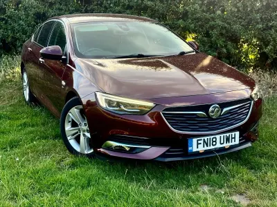 Used Vauxhall Insignia Elite 110 HP (80 kW) 2018 Red Hatchback