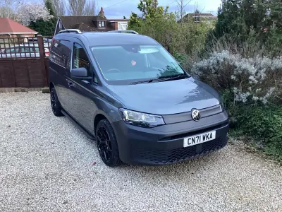 Usado VW Caddy S 75 HP (55 kW) 2021 Cinzento Monovolume