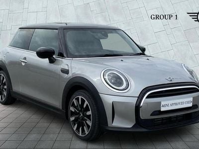 Usado Mini Cooper Exclusive 136 CV (100 kW) 2023 Plateado Utilitario