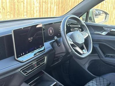 Green Used 2025 VW Tiguan R-line SUV | £33,699 (A bit pricey)