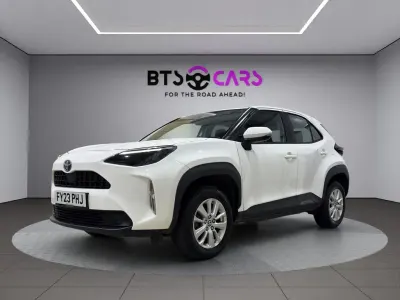 Used Toyota Yaris 116 HP (85 kW) 2023 White Hatchback