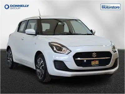 Begagnad Suzuki Swift SZ-L 2023 Vit Halvkombi