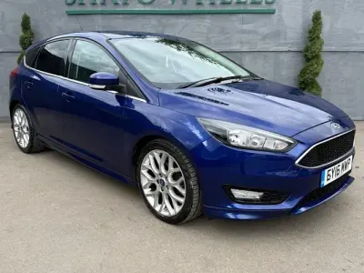 Used Ford Focus Zetec 120 HP (88 kW) 2016 Blue Hatchback